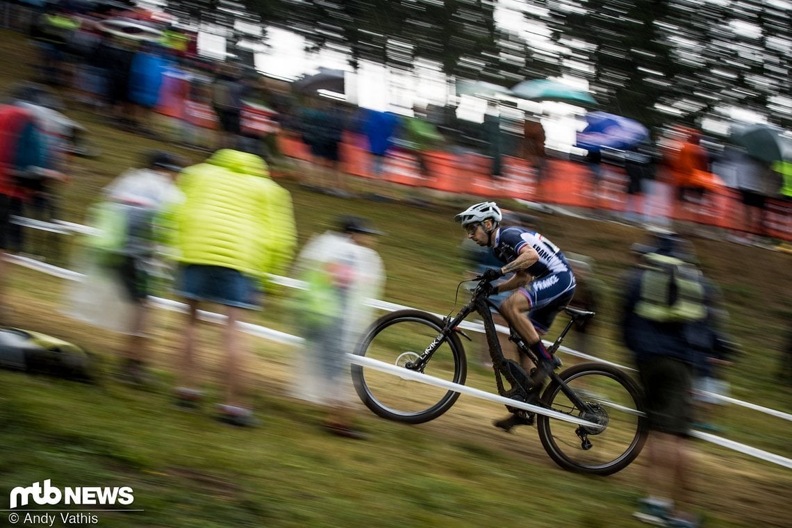 Hier erkämpft sich Jérôme Gilloux die Goldmedaille und wird zum zweiten Mal offizieller UCI E-Bike-Weltmeister.