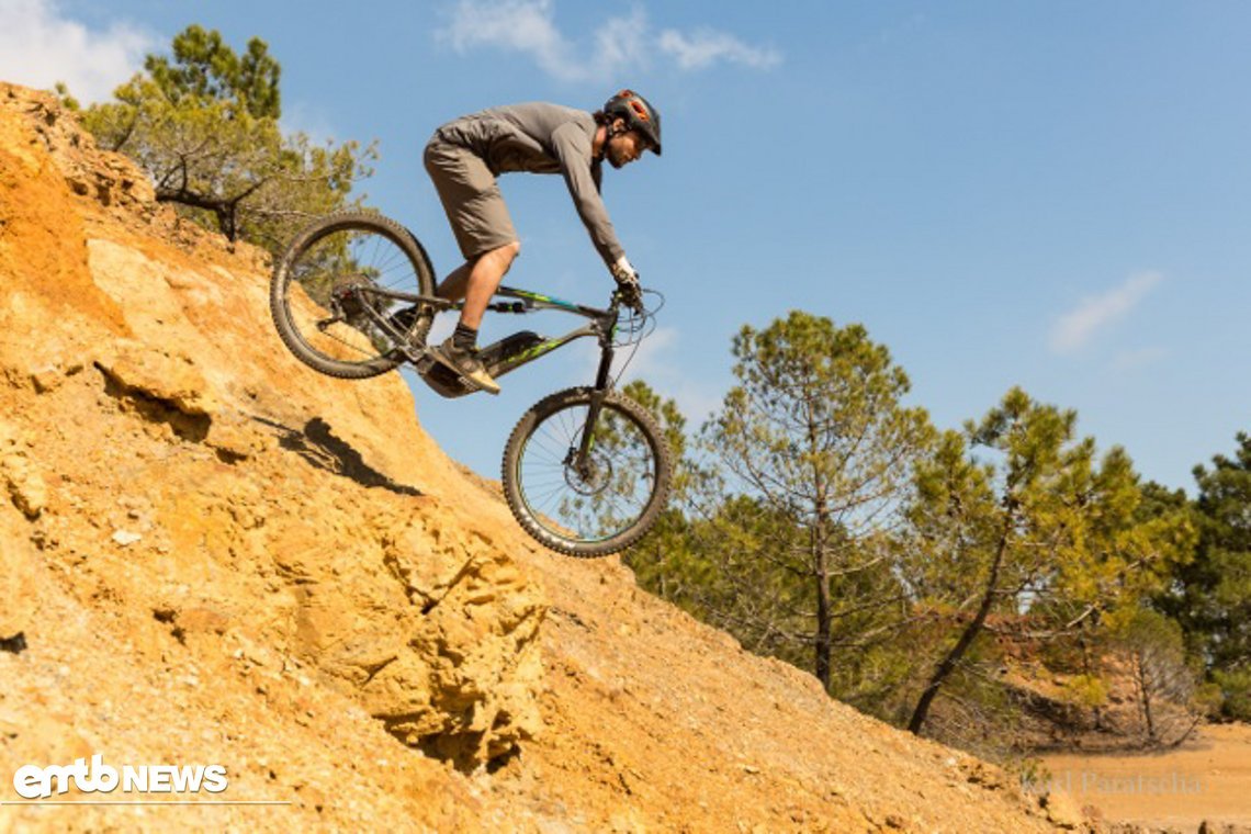 Massa Marittima gives Mario plenty of opportunity to teach different riding skills, including drops...