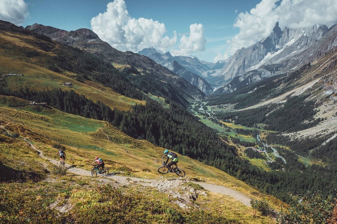 Die Gegend um das Mont-Blanc-Massiv lädt mit spektakulärem Weitblick und fantastischen Trails