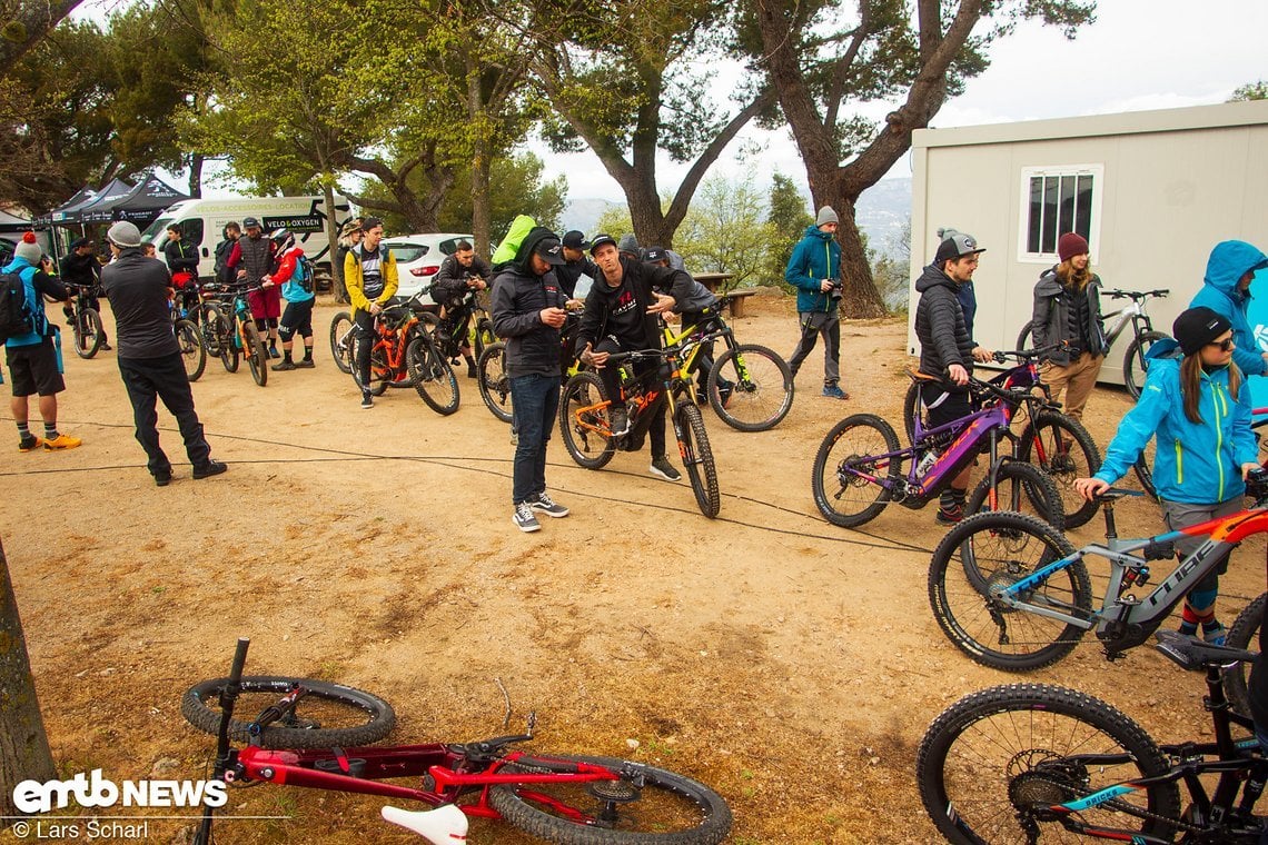 Am ersten Tag der WES mussten die Teilnehmer ihre E-Bikes durch die Veranstalter auf Motortuning prüfen lassen.