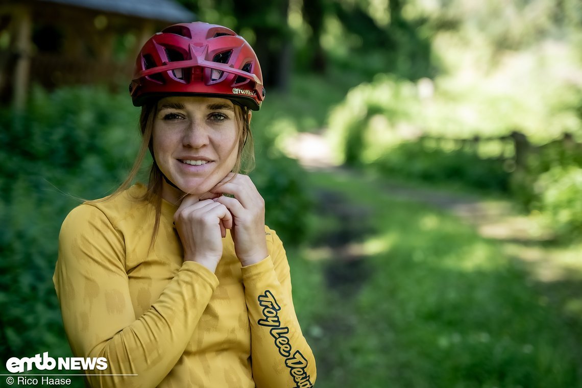 Anja Kallenbach, Fahrtechnik-Guide, ehemalige Miss Germany, Bike-Comedian und Abenteurerin, war beim Bike & Climb mit dabei.