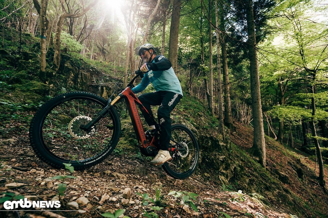 Gemeinsam mit Jasper Jauch und Rico Haase geht es auf die Trails im Trailcenter Rabenberg.
