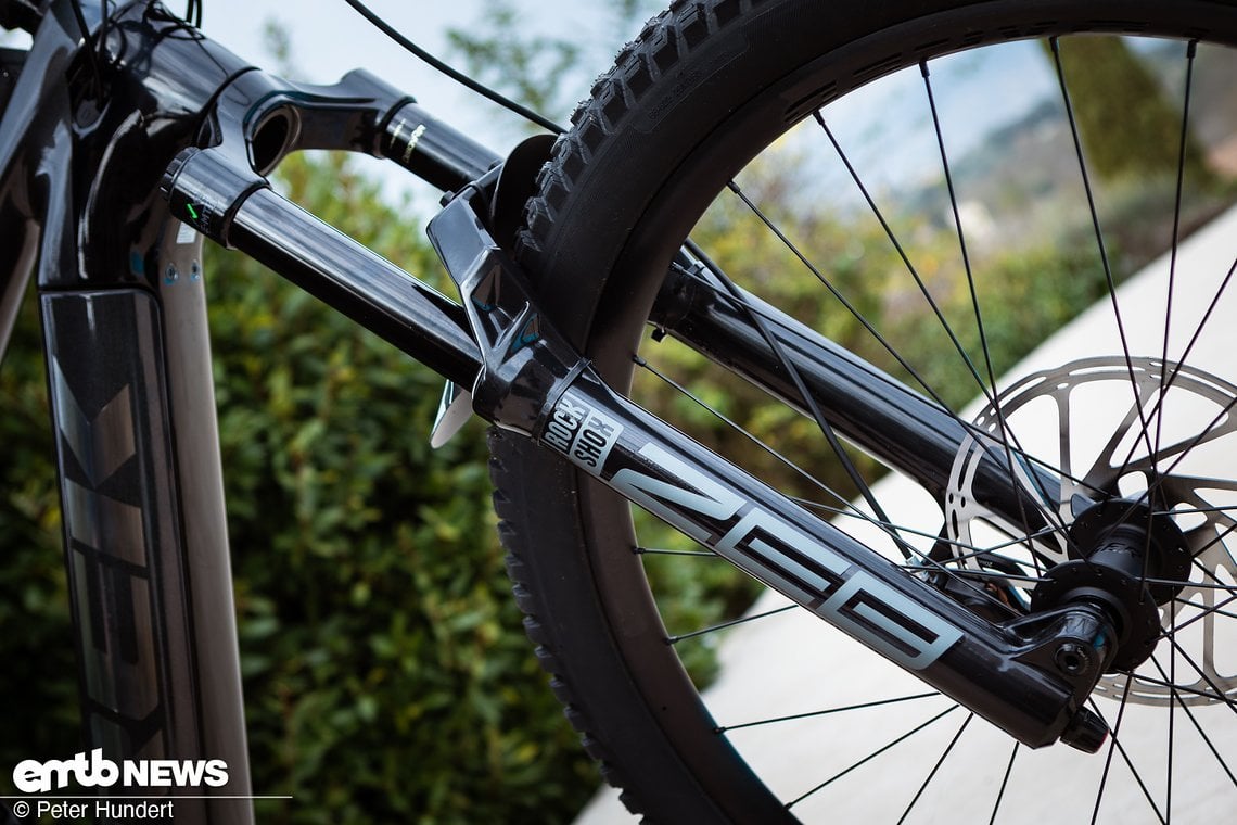 Dicke Dinger: Sowohl die RockShox Zeb als auch…