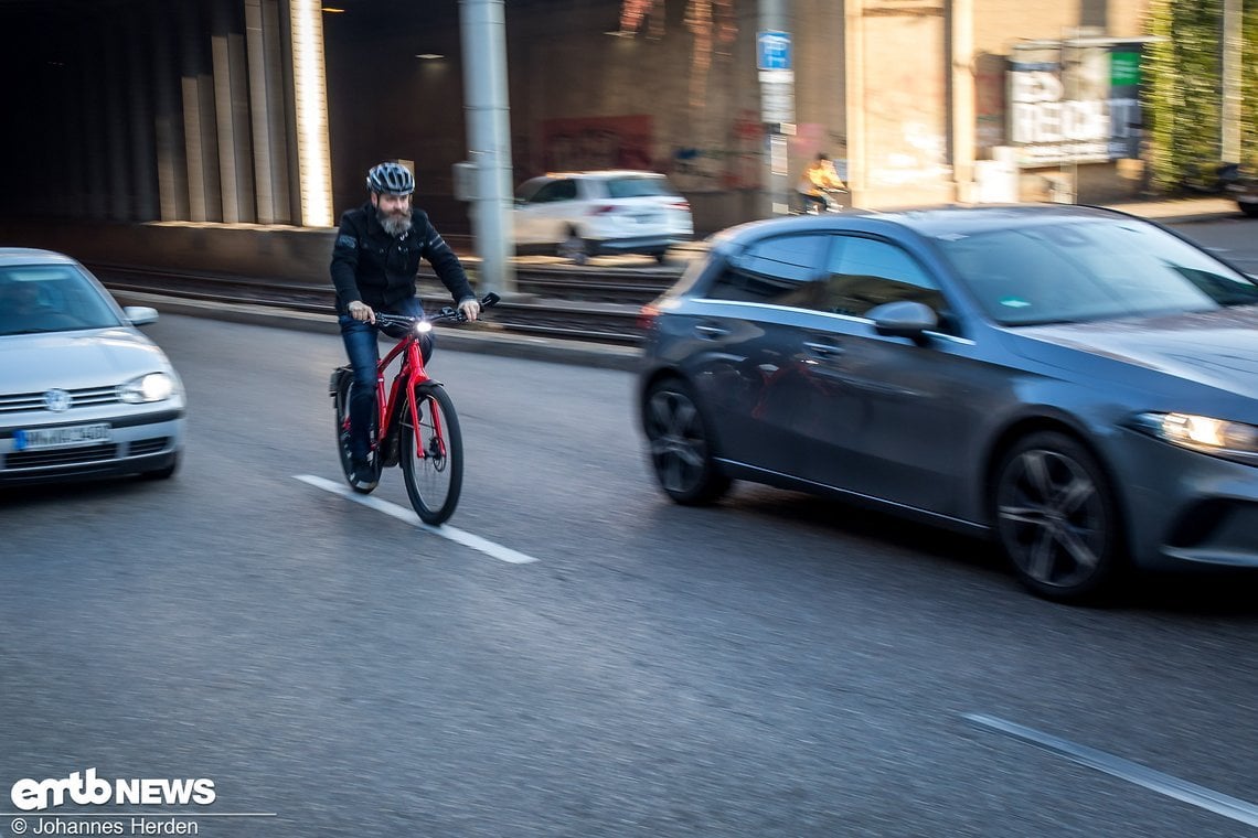 Mit dem Trek Super Commuter+ 8S konnten wir – dank des leistungsstarken Bosch-Antriebs – problemlos im normalen Stadtverkehr mitfahren.