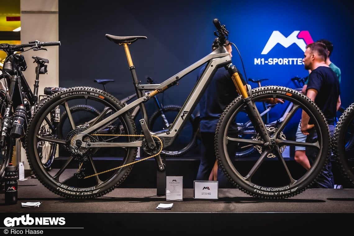 M1 Worldcup.400SX – mit 170 mm Federweg, Carbonrahmen und stylischen Carbonlaufrädern ist dieses Modell ein absoluter Hingucker.