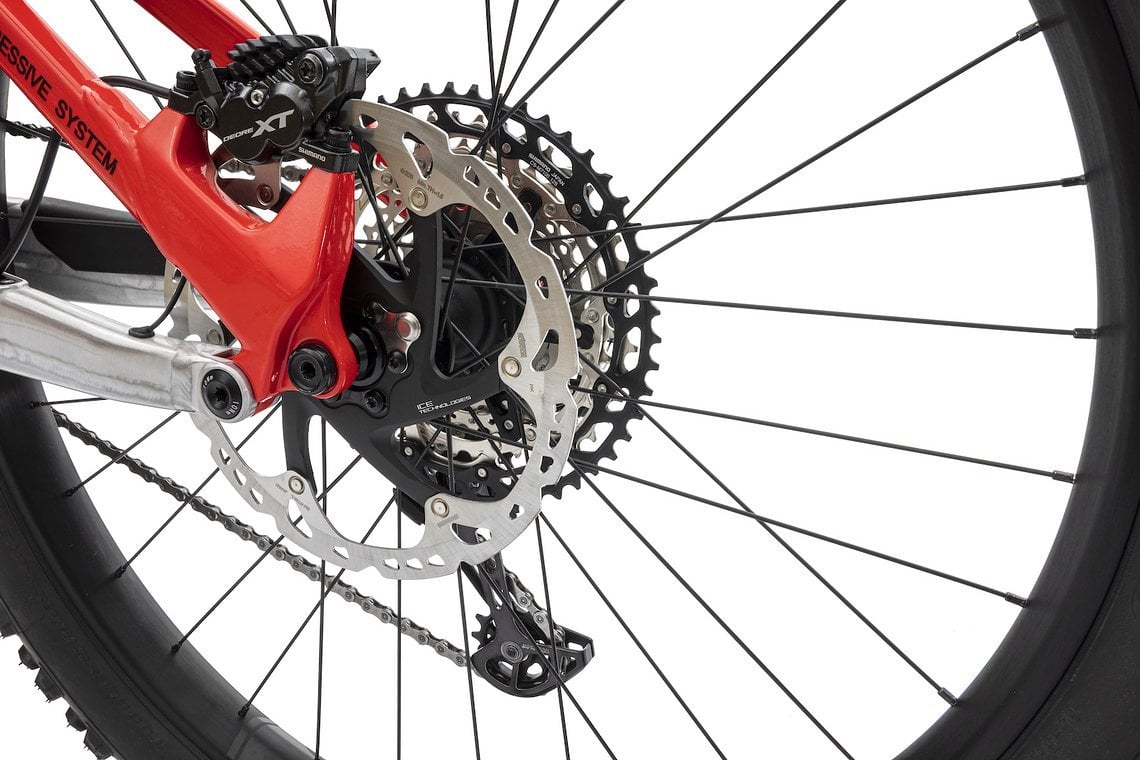 Gebremst und Geschaltet wird mit Shimano XT