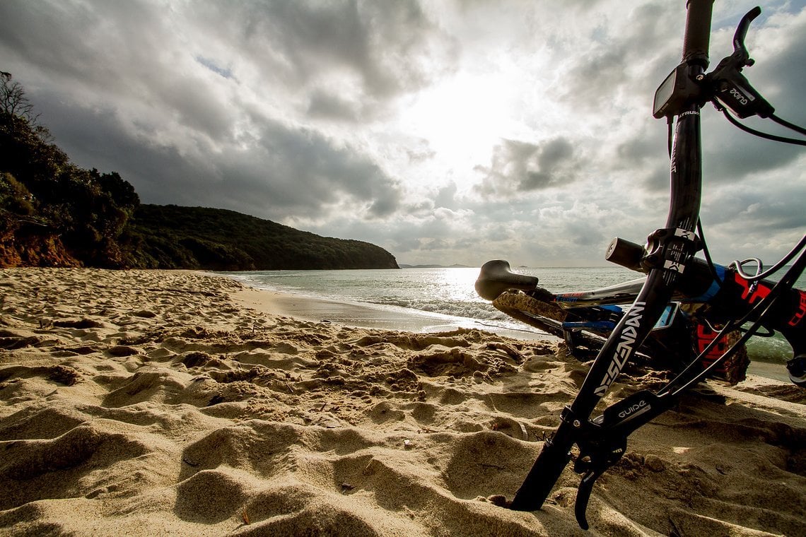 Unsere Ausfahrt auf den Trails endete am Strand