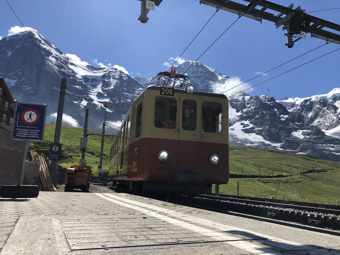 Manche nehmen die Bahn ...