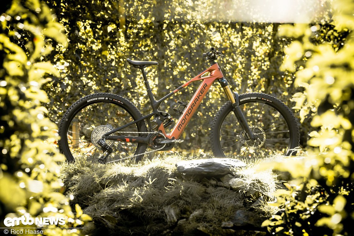 Das Mondraker Crafty Carbon verfügt über 160 mm Federweg vorn und 150 mm am Heck