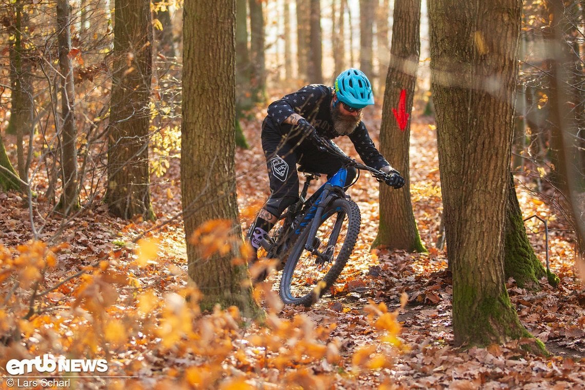 Auf dem Trail fühlt sich dieses E-MTB einfach zu Hause