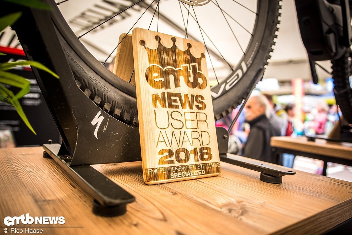 Die eMTB-News User Awards Trophäen wurden ...