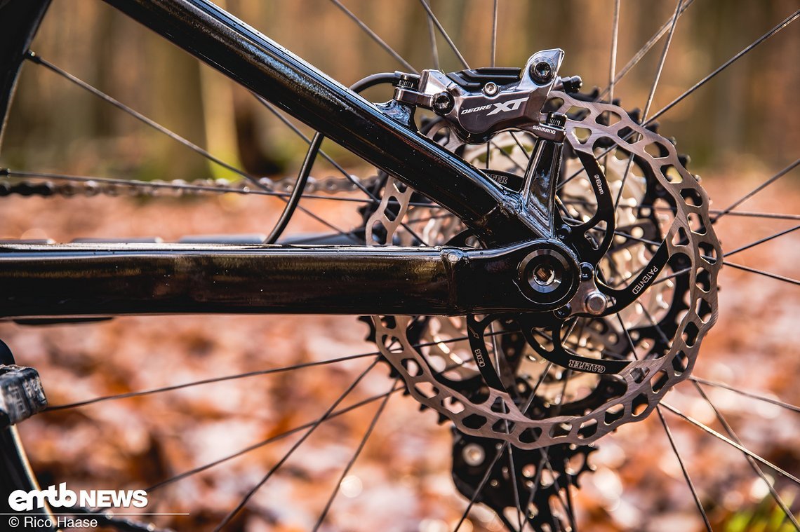 Am Heck setzt Orbea auf eine Bremsscheibe mit 180 mm Durchmesser.