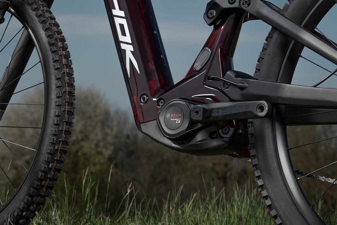 Der Bosch CX Gen5 bietet 100 Nm Drehmoment, 750 W Spitzenleistung und wird mit großem Akku kombiniert.