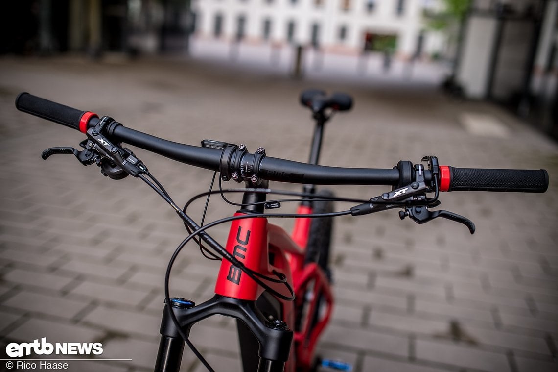 Das Cockpit ist für große Fahrer leider etwas zu schmal