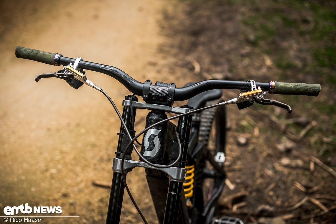 Sexy! Das Cockpit ist wirklich clean und äußerst gelungen.