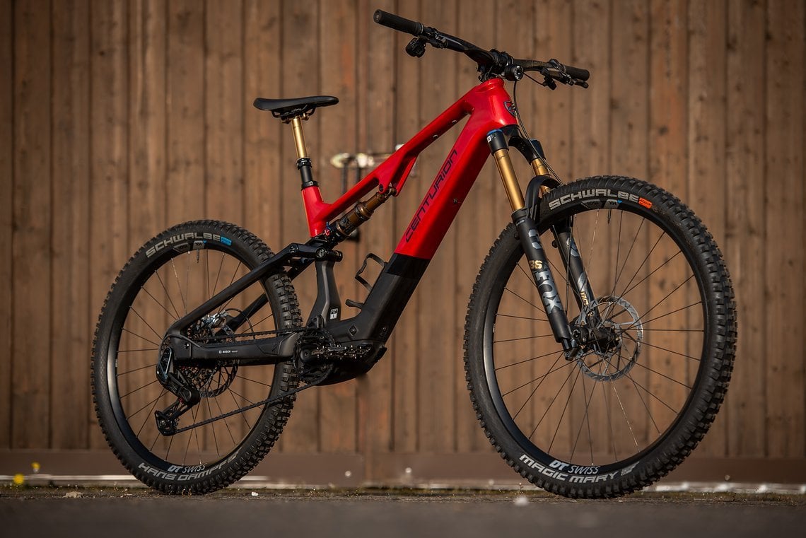 Centurion No Pogo SL R9000i – das erste Light E-MTB der Schwaben verfügt über einen modernen Carbonrahmen.