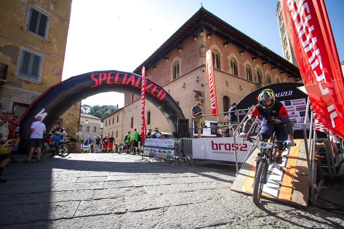 Die Rennserie hat ein ähnliches Format wie die meisten traditionellen Enduro-Rennen.