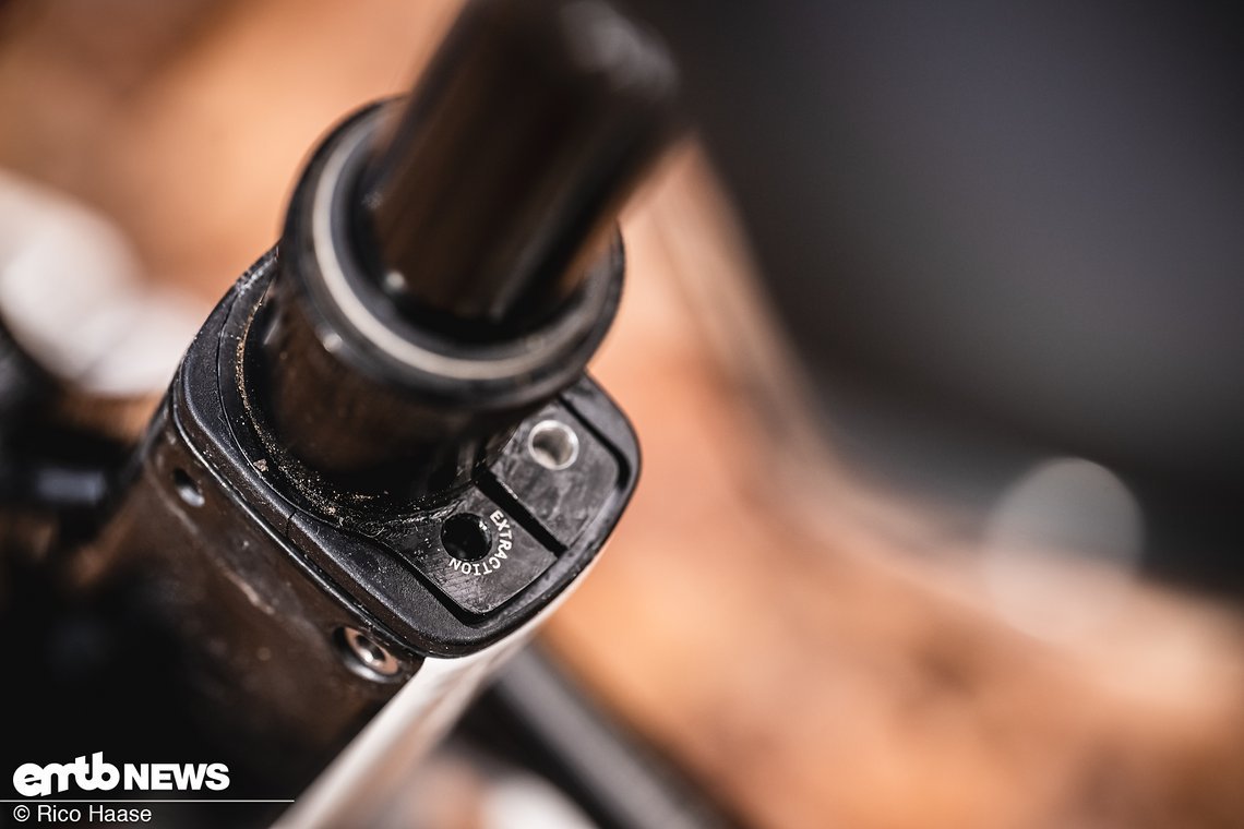 ... den sich der Sitzwinkel einstellen lässt.