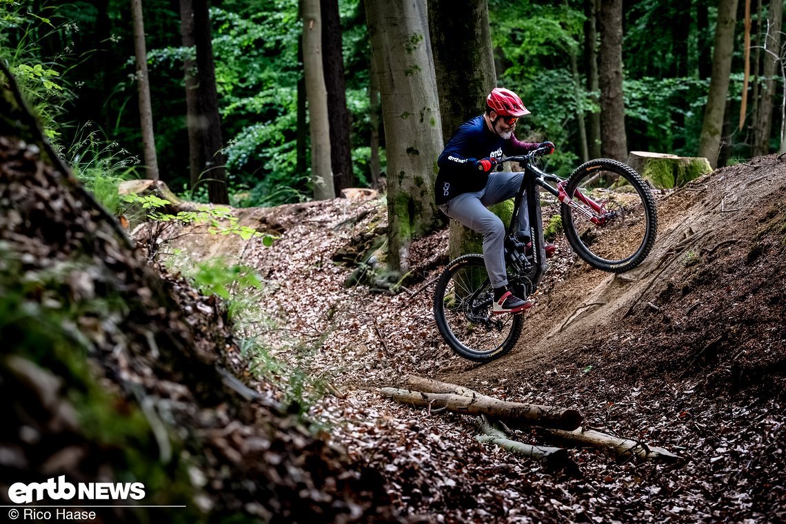 Im Uphill brilliert das Propain Sresh SL mit extrem guten Klettereigenschaften.