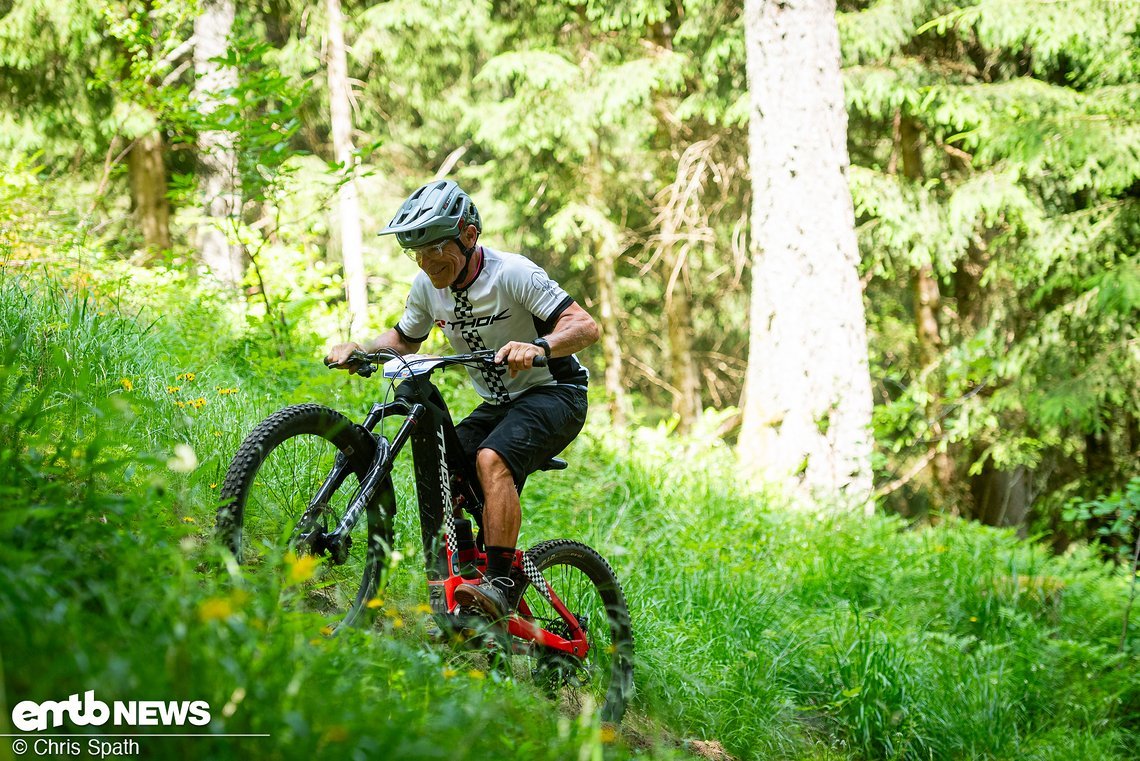 Pippo zeigt wie es geht – die Trailbau-Legende kennt die Trails in Val di Sole in- und auswendig