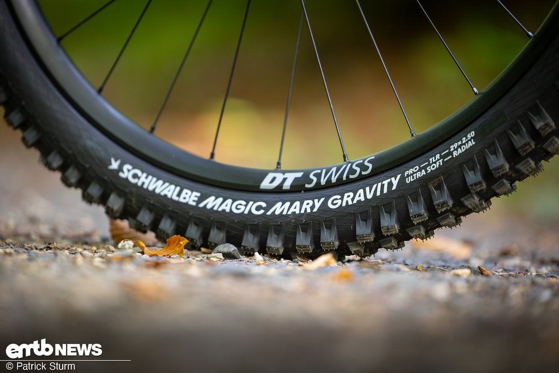 Diese Radial-Karkassen funktionieren für mich superb auf tiefen, weichen Böden wenn’s hart und jumpig wird, muss ich enorm viel Luft nachladen.