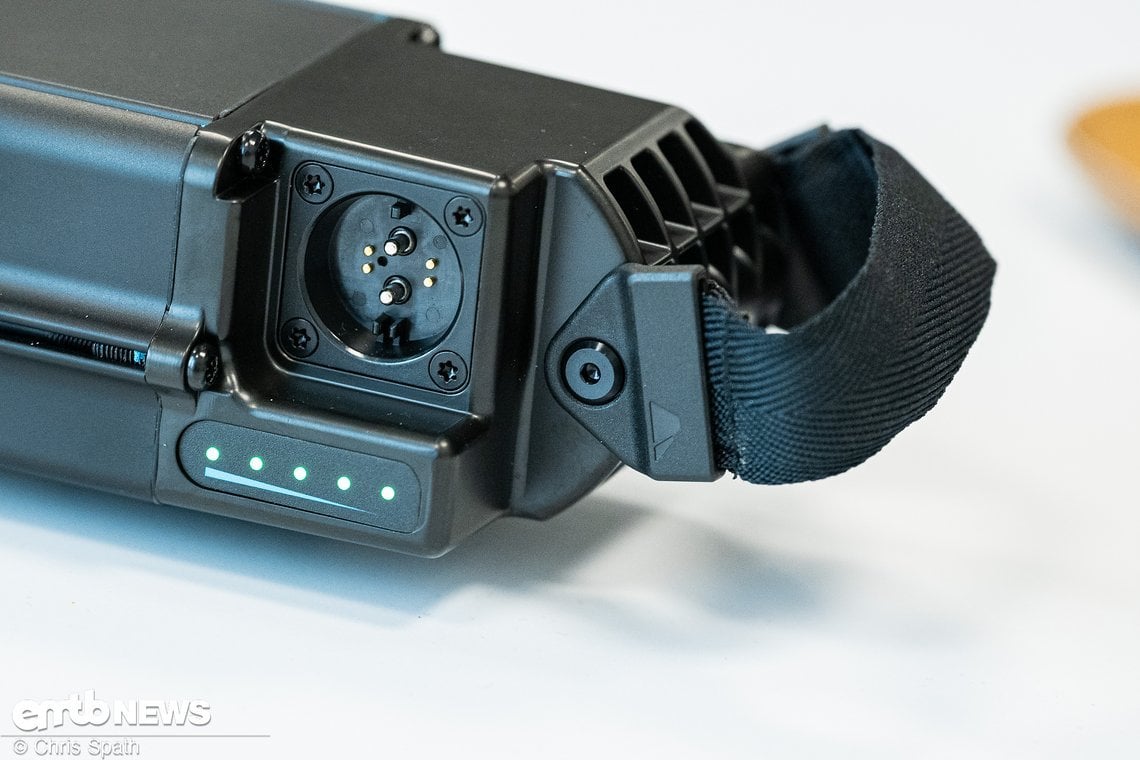 Der universelle neue Akku passt in alle Torque:ON- und Spectral:ON-Modelle von S bis XL.