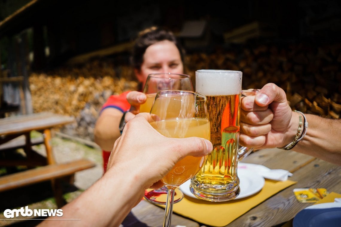 Prost, auf einen guten Tag auf dem E-Bike!