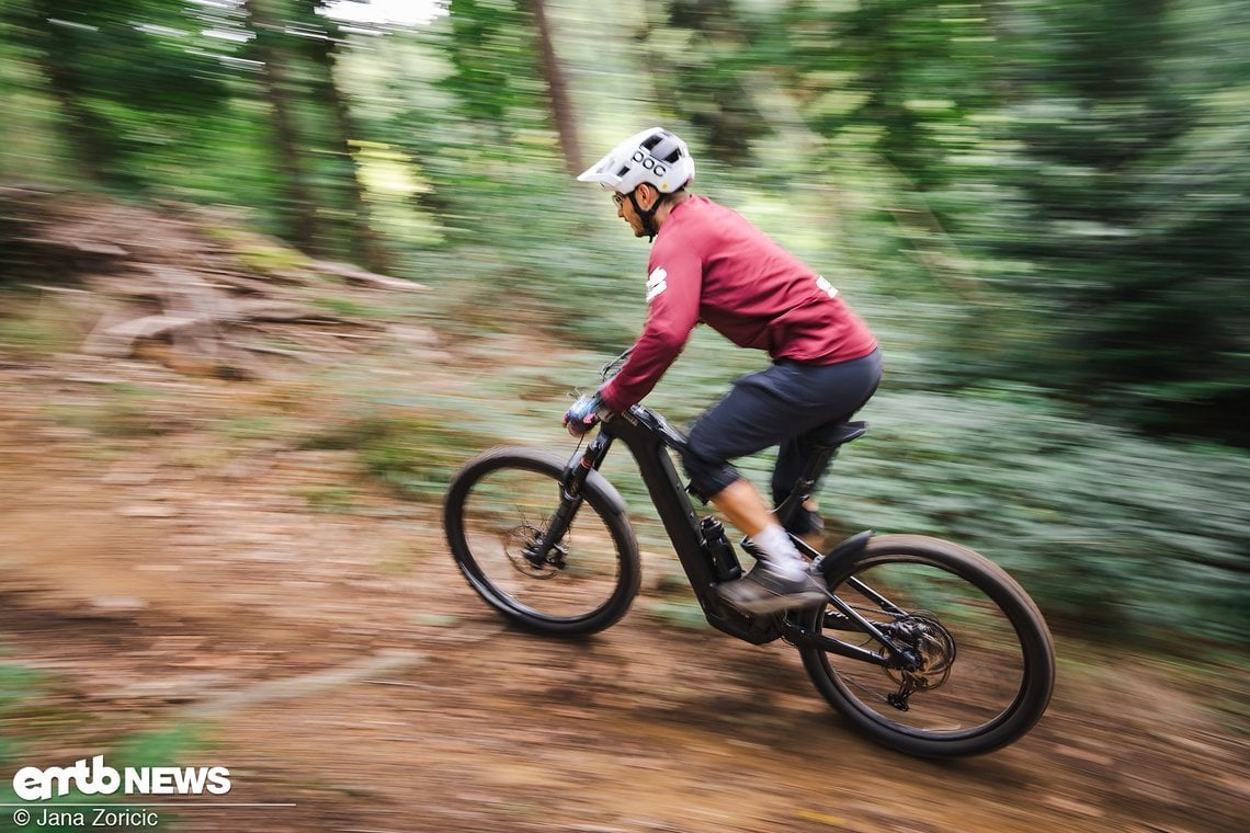 Dank angenehmer Sitzposition und ordentlich Motorpower klettert es sich sehr angenehm auf dem Cannondale Moterra Neo Carbon LT