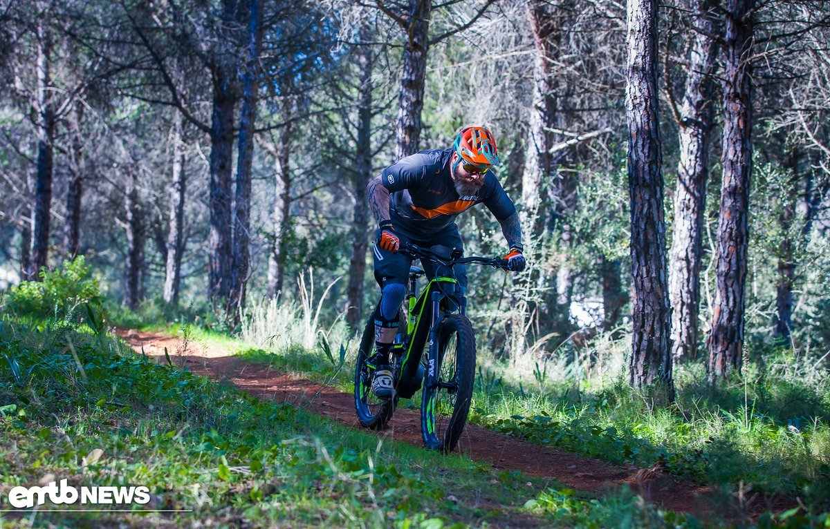 The suspension provides very neutral handling on the trail, and the motor adds the oomph to accelerate quickly The suspension provides very neutral handling on the trail, and the motor adds the oomph to accelerate quickly