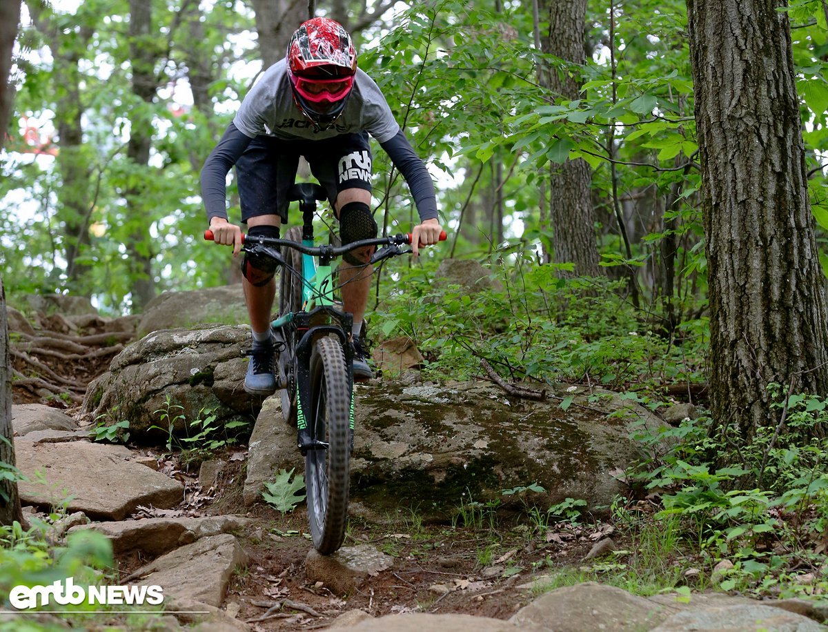 The high weight of the Turbo Kenevo means that the RockShox Lyrik fork could use a bit more progression, if you're an aggressive rider. The high weight of the Turbo Kenevo means that the RockShox Lyrik fork could use a bit more progression, if you're an aggressive rider.