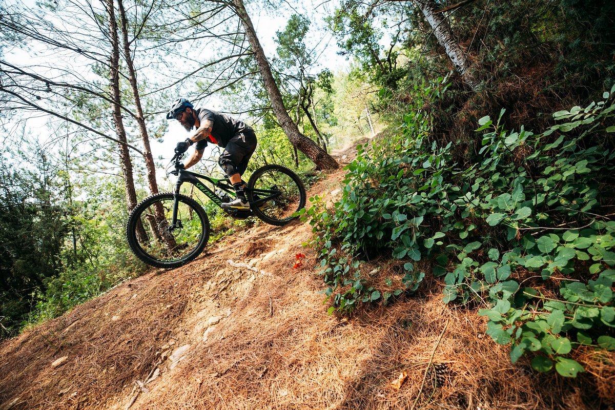 Trails can hardly be steep enough with the balanced geometry and capable suspension making easy work of most things Trails can hardly be steep enough with the balanced geometry and capable suspension making easy work of most things