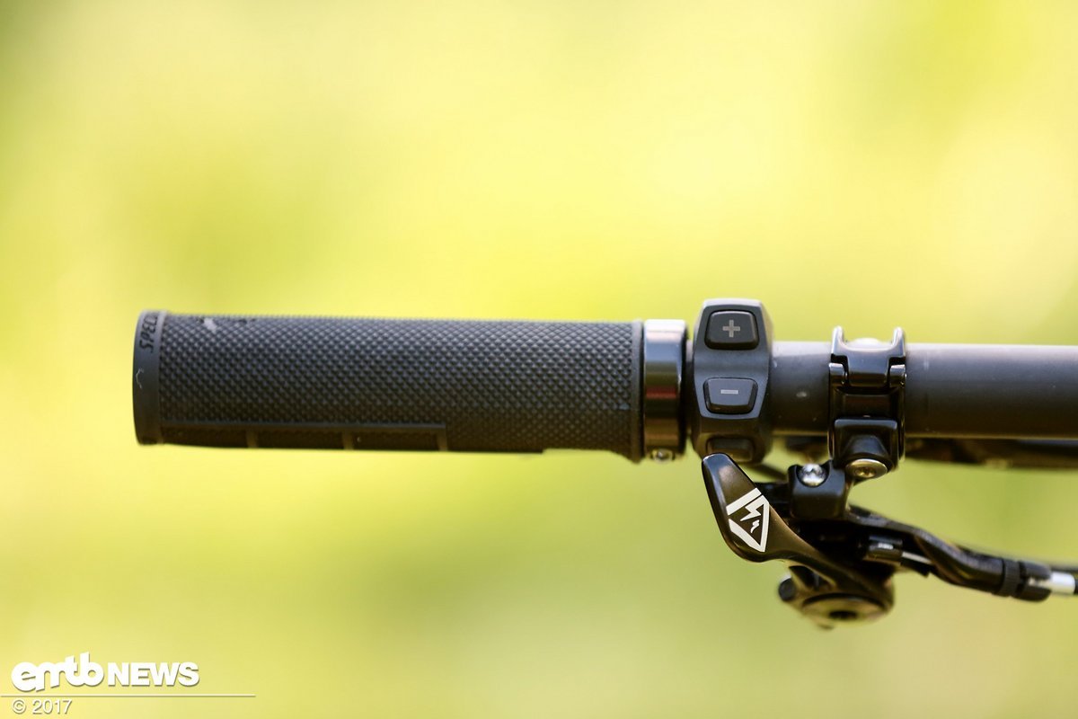 The new Levo is finally fitted with a motor control unit on the handlebars The new Levo is finally fitted with a motor control unit on the handlebars