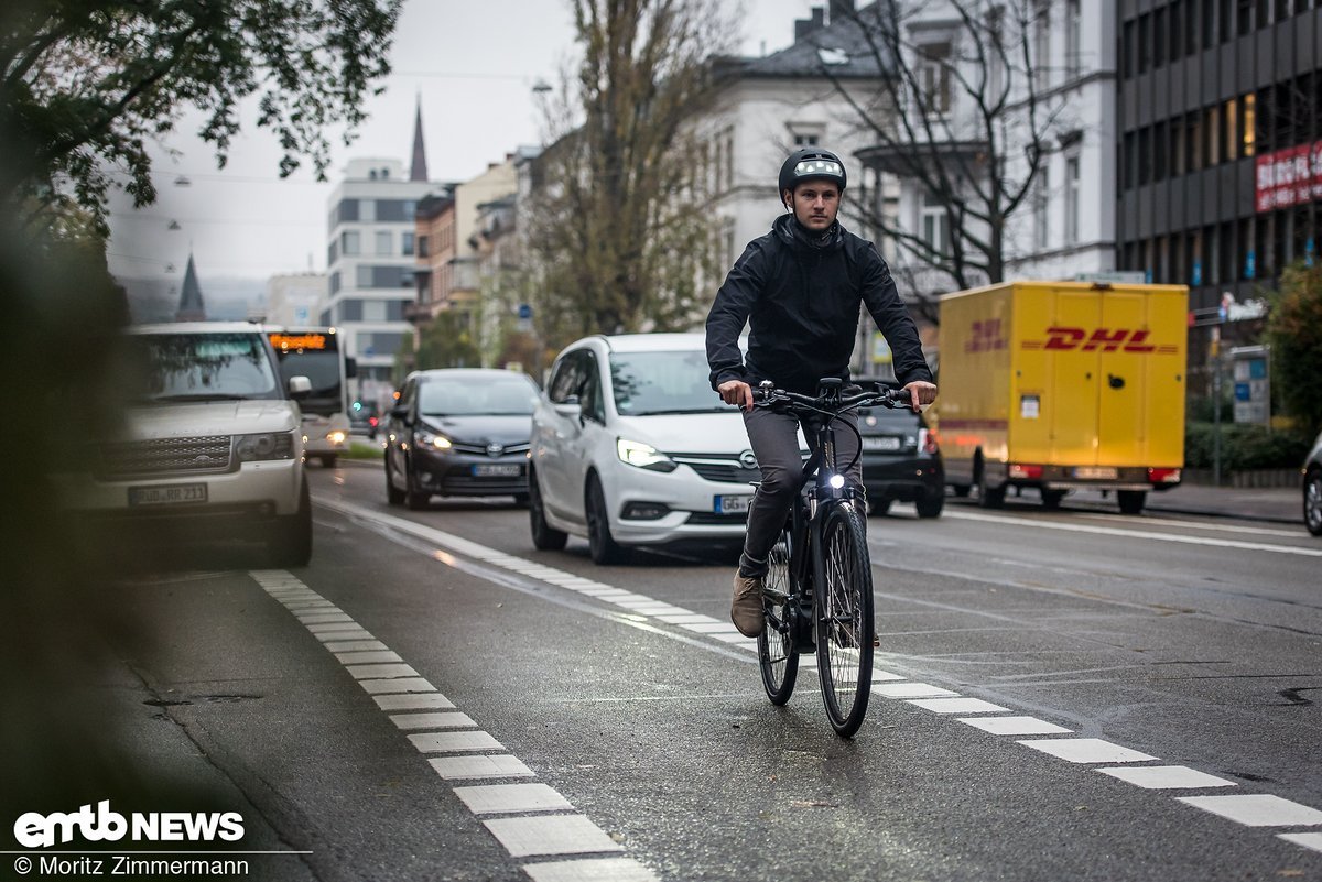 Kinderleicht über 25 km/h beschleunigen zu können erleichtert die Fortbewegung im Straßenverkehr erheblich Kinderleicht über 25 km/h beschleunigen zu können erleichtert die Fortbewegung im Straßenverkehr erheblich