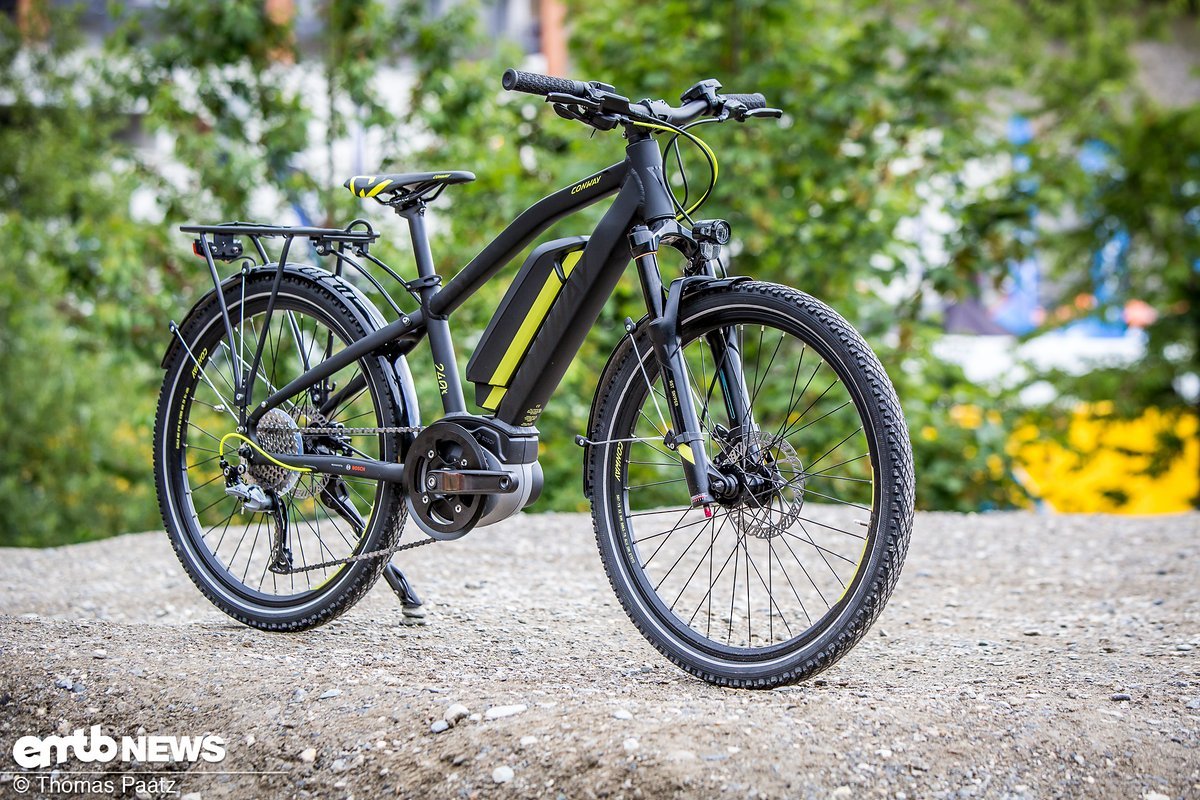 The eMC version is equipped with everything needed for the commute to school – lights, mudguards and racks The eMC version is equipped with everything needed for the commute to school – lights, mudguards and racks