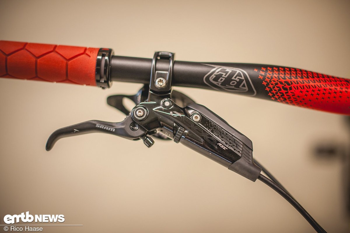 Um schnelle Fahrten gut bremsen zu können, wurde das Cannondale Moterra LT1 mit SRAM Code RSC ausgestattet Um schnelle Fahrten gut bremsen zu können, wurde das Cannondale Moterra LT1 mit SRAM Code RSC ausgestattet