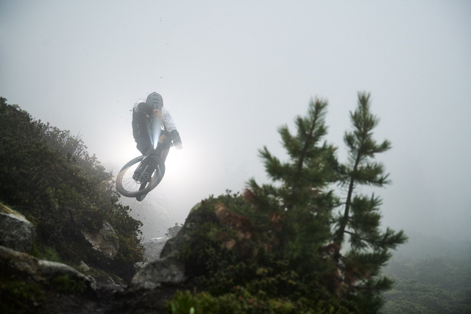 Cratoni 2021: Traditionsmarke stellt neuen Fullface- und Trail-Helm vor ...