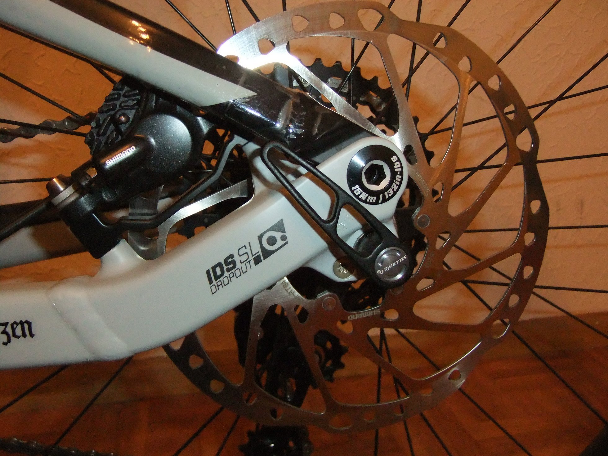 Foto: Shimano Deore Bremse mit 203er-Scheibe an einem