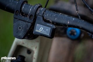 Akku leer? Der Shimano EP801 am Torque:ON wird durch einen neuen 800-Wh-Akku gespeist – der recht einfach entnehmbar ist und in 2 Minuten durch einen geladenen Akku ersetzt werden kann.