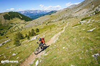 Lange Aufstiege fühlen sich natürlich an mit dem Shimano Motor und 29er Rädern.