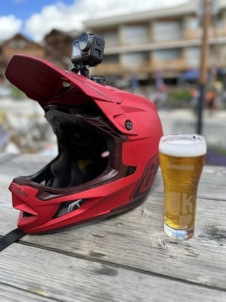 Helm aus, Bier an: Das Rennen ist überstanden!