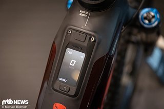Das wichtigste Merkmal des neuen Bikes ist aber zweifelsohne der DJI Avonix-Motor inklusive knackscharfem Display im Oberrohr. Das wichtigste Merkmal des neuen Bikes ist aber zweifelsohne der DJI Avonix-Motor inklusive knackscharfem Display im Oberrohr.