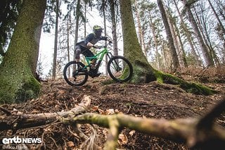 Das Fahrwerk bügelt Bodenunebenheiten einfach weg