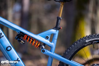 170 mm Federweg lassen sich aus dem Heck des Nox Amplifier P2 generieren – das Bike ist dabei sehr berechenbar, könnte nur etwas mehr Endprogression vertragen.