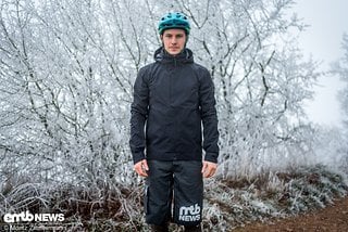 Die Gore One Gore-Tex Pro ist körpernah geschnitten