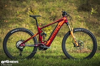 Beim Ghost E-Riot Trail Pro handelt sich um ein E-Trailbike mit dem Hang zum All-Mountain.