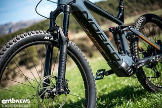 An der Front sorgt die RockShox Pike mit 160 mm Federweg für Ruhe