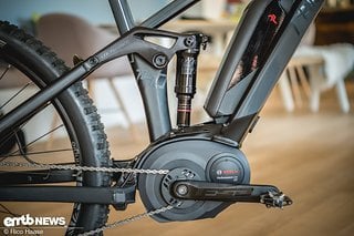 Metrischer RockShox-Dämpfer gepaart mit der guten Kinematik am Hinterbau