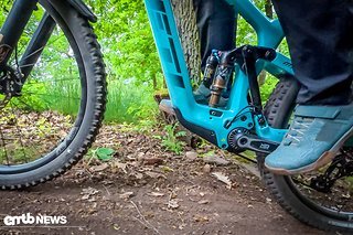Jetzt schiebt der TQ-Motor mit 60 Nm maximalem Drehmoment und 350 W Leistung den Berg hinauf – Leute, das macht Spaß! Jetzt schiebt der TQ-Motor mit 60 Nm maximalem Drehmoment und 350 W Leistung den Berg hinauf – Leute, das macht Spaß!