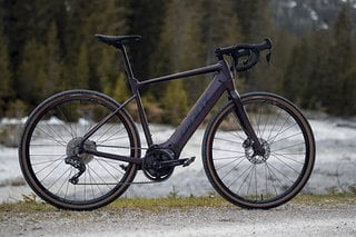 MY22 Giant Revolt E+ 2022 – E-Gravel-Bike mit starkem Motor und SmartAssist-Motorunterstützung