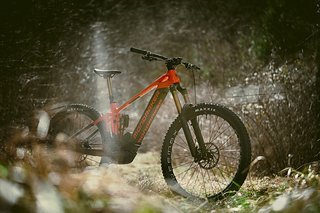 Mondraker Crafty – auch 2023 bleibt man sich treu und serviert ein waschechtes E-Enduro.